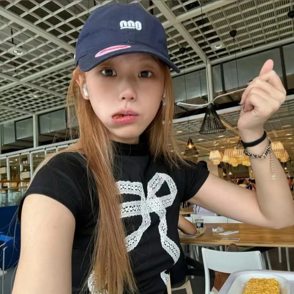荒唐男荒唐女